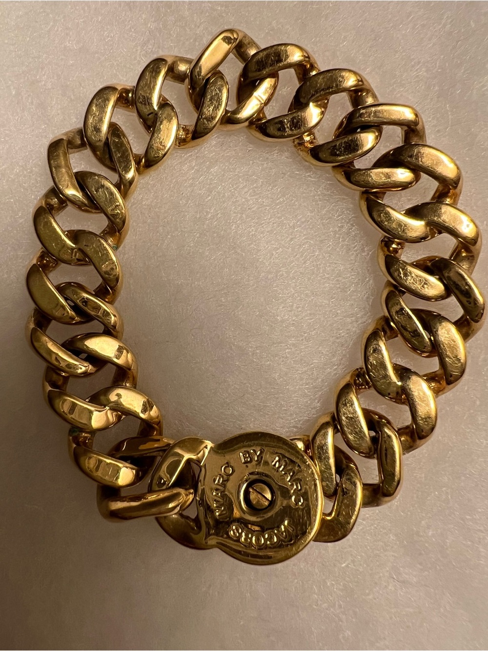 Marc by Marc Jacobs Gold Chunky Chain Bracelet โKatieโ Turnlock Link Bracelet.